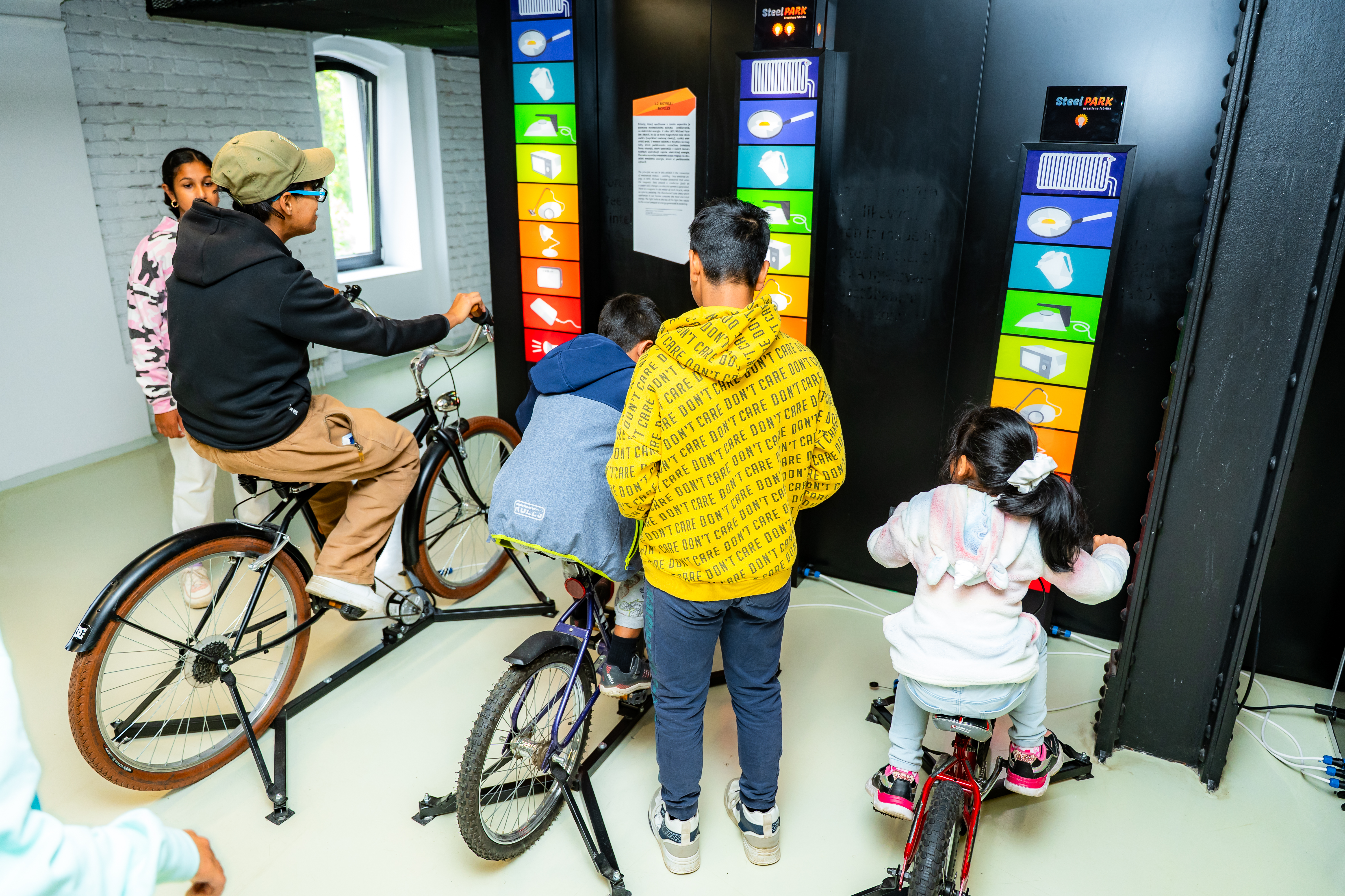 Otvorenie obnovy expozicie v Steelparku -41